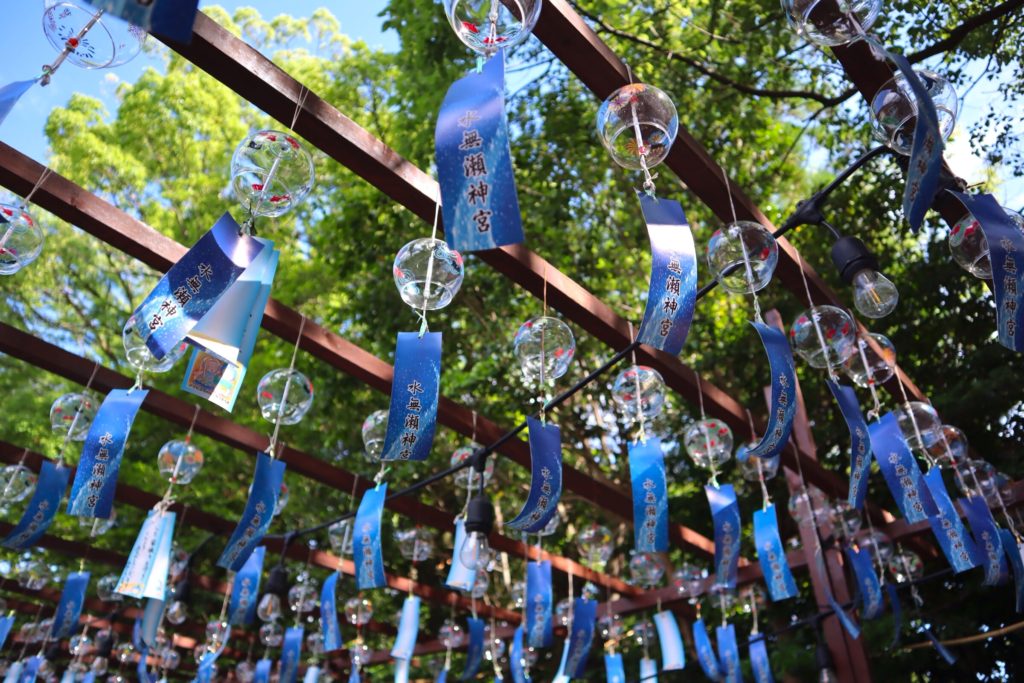 大阪「水無瀬神宮」の招福の風の約700個の風鈴